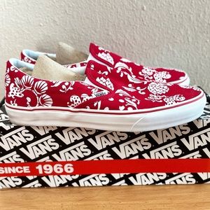 Vans Duke Kahanamoku Slip On & Warped Tour Old Skool (2007) - US M 10.5/W 12